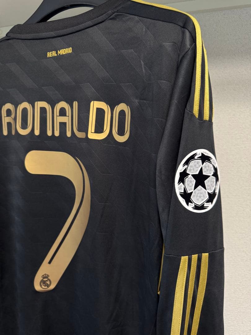 まぐろんReal Madrid RONALDO 7 長袖シャツ黒　Lサイズ