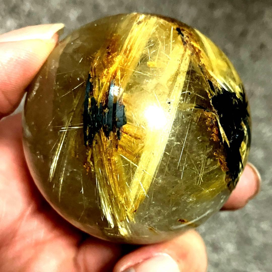 超絶綺麗✨48mm ゴールドタイチンルチルクォーツ　丸玉　スフィア　金針水晶