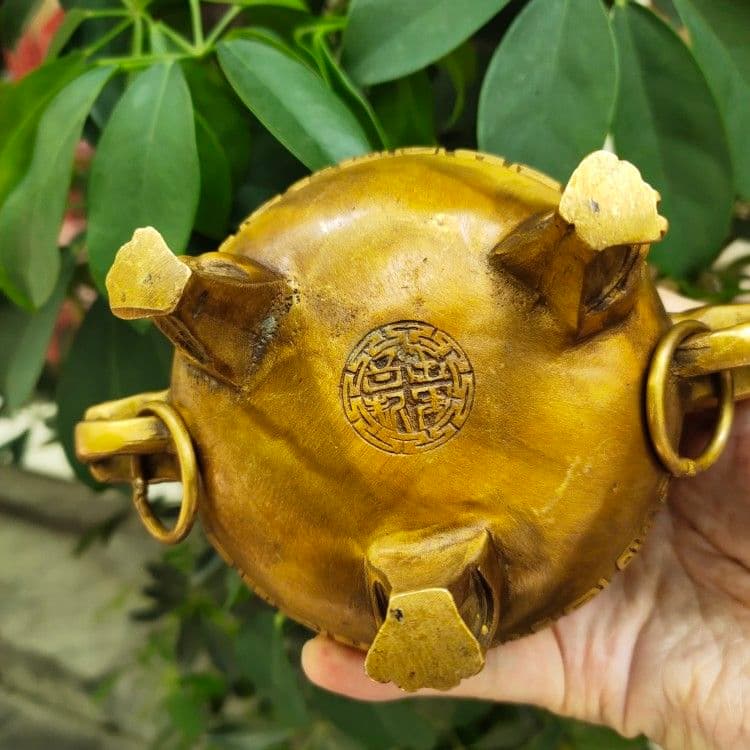 ライオンの炉です 銅製 工芸品 美術品 置物