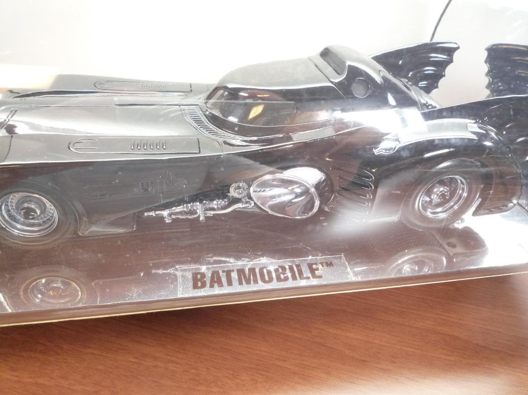 HOT WHEELS バットマン バットモービルH2755 1/18 スケール