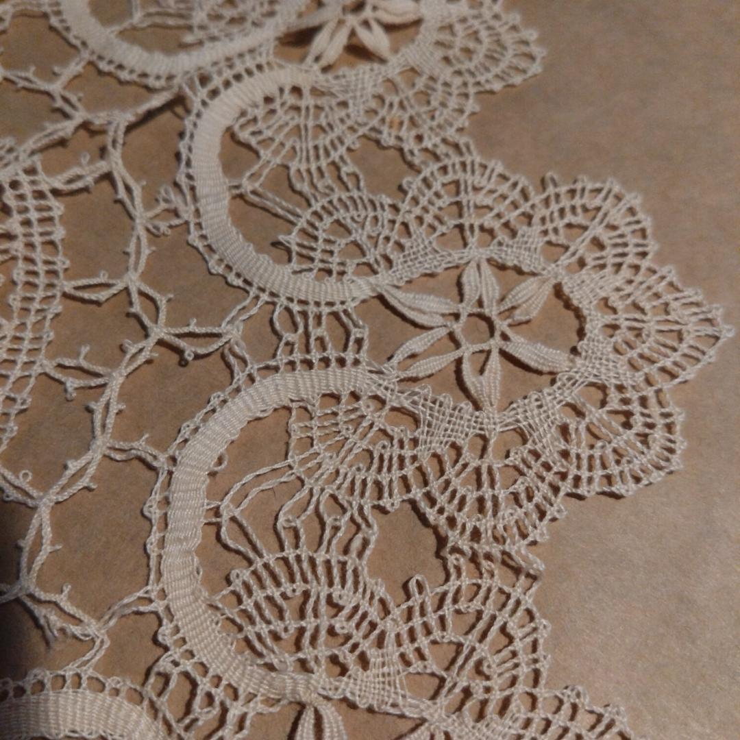 フランス　ル・ピュイ　ボビンレース　ドイリー　手編み