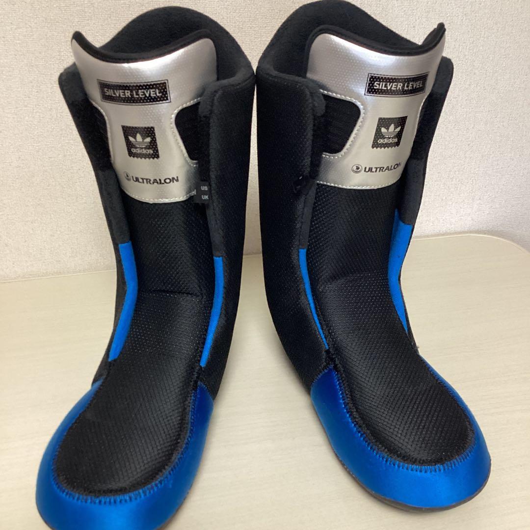 アディダス　スノーブーツ