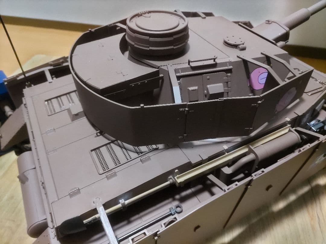 川*忍様 ガールズ&パンツァー　Ⅳ号戦車作る　アシェットジャパン　完成品　操作説