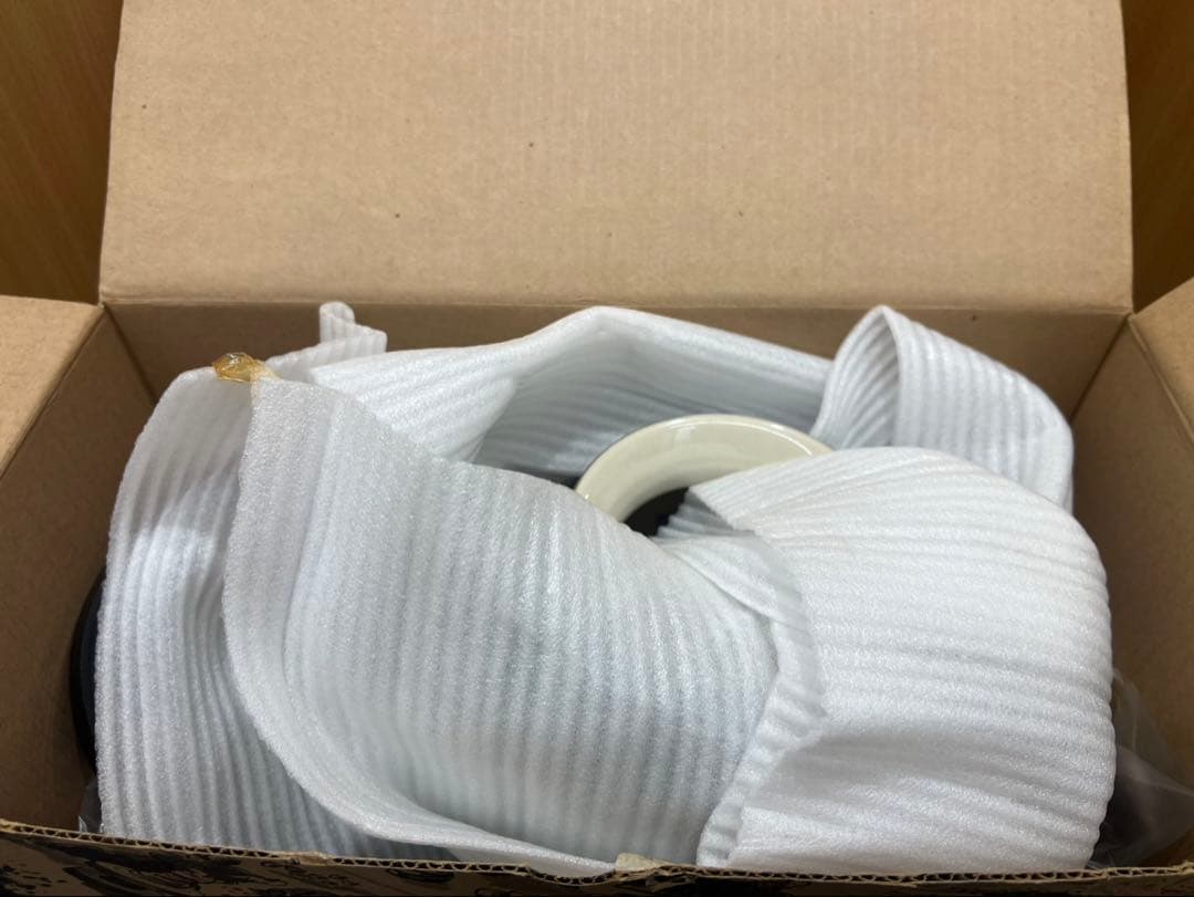 九谷焼 花瓶 御所車文 共箱付き 彩つる作 金彩 鶴柄 和風花器 インテリア