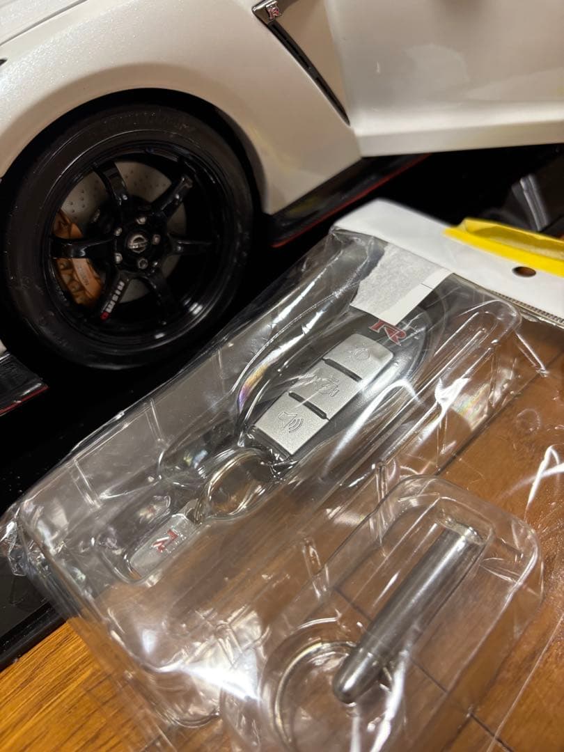 Deagostini 1/8白色の日産GTR R35