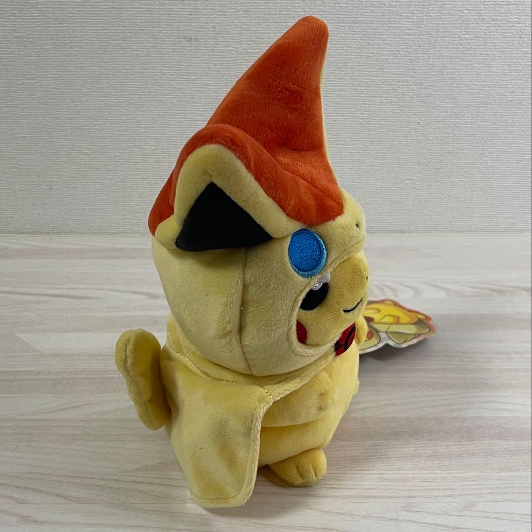 【新品未使用】ポケモンセンター ビクティニのポンチョを着たピカチュウ ぬいぐるみ