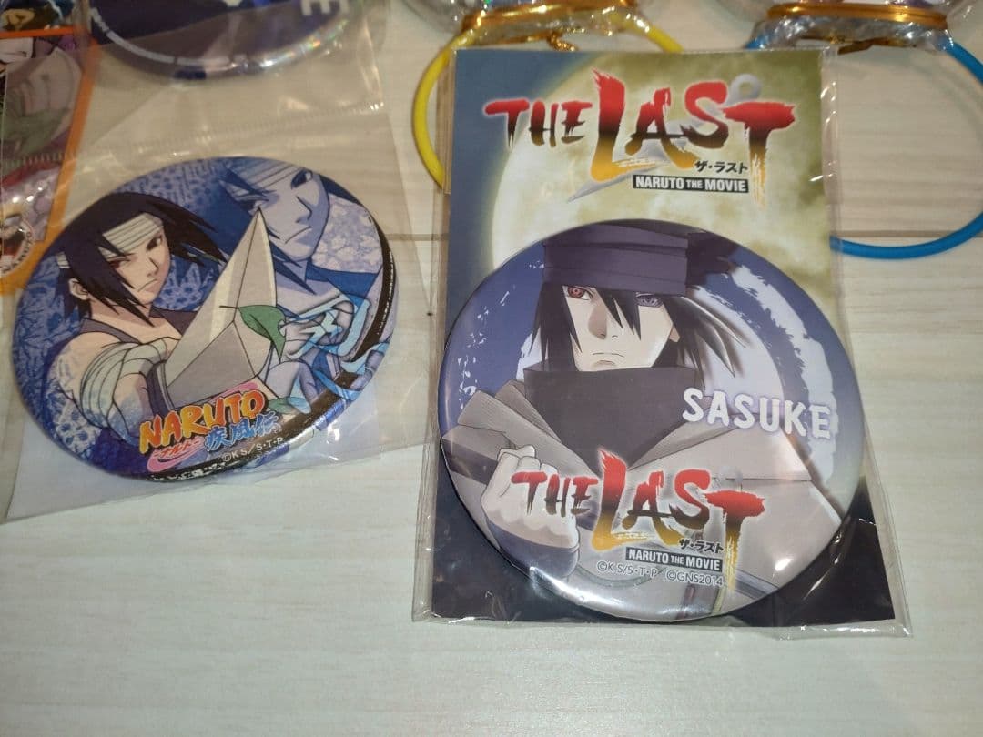 NARUTO　うちはサスケ　缶バッジ　ステッカー　セット　ナルト　SASUKE