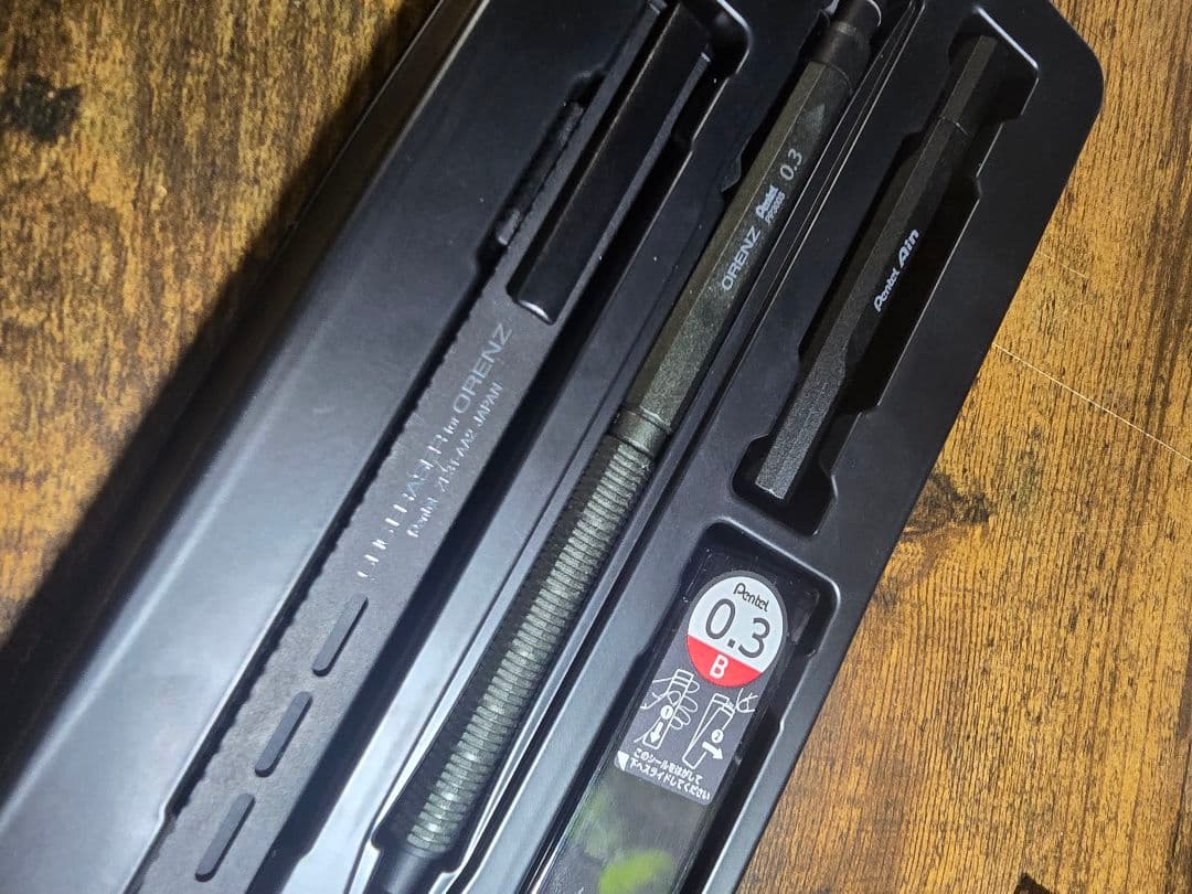 オレンズネロ 限定 グリーンブラック 0.3mm