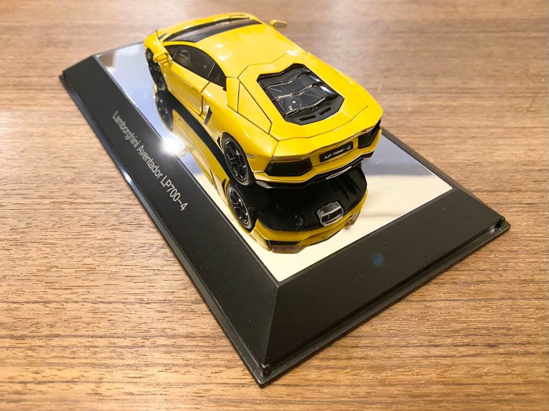 新古品 1/43 オートアート ランボルギーニ アヴェンタドール イエロー