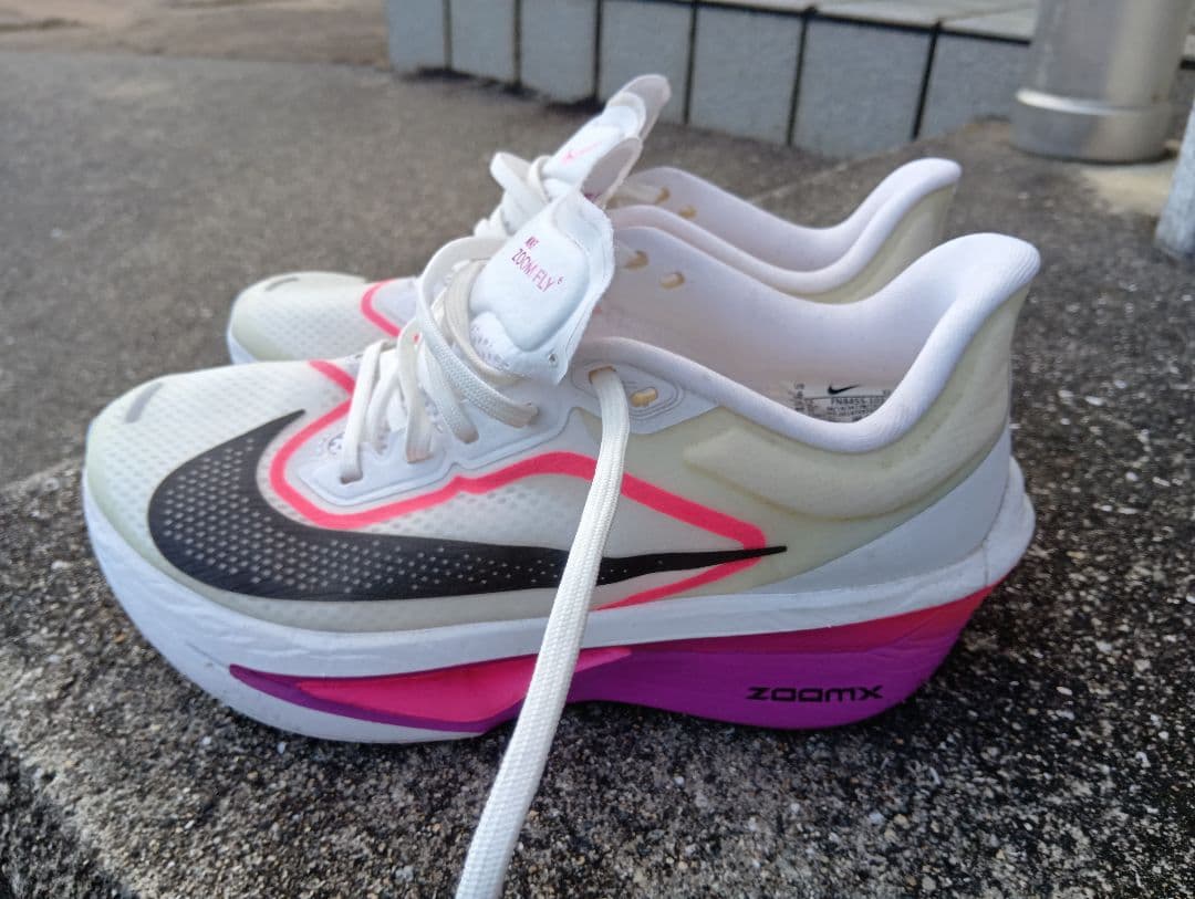 値下げ美品Nike Zoom Fly6 ランニングシューズ 22.5