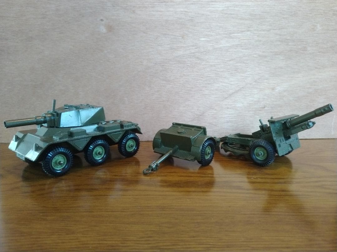 クレセントトイズ　サラディン装甲車野戦砲パトロールセット