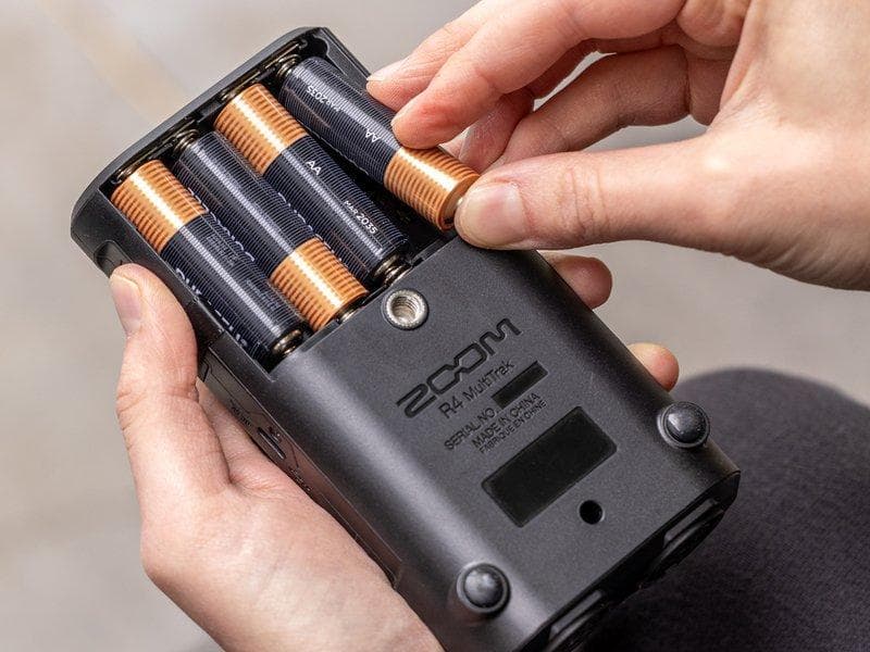 Zoom R4 MultiTrak 新品 未使用 未開封 値下げ！