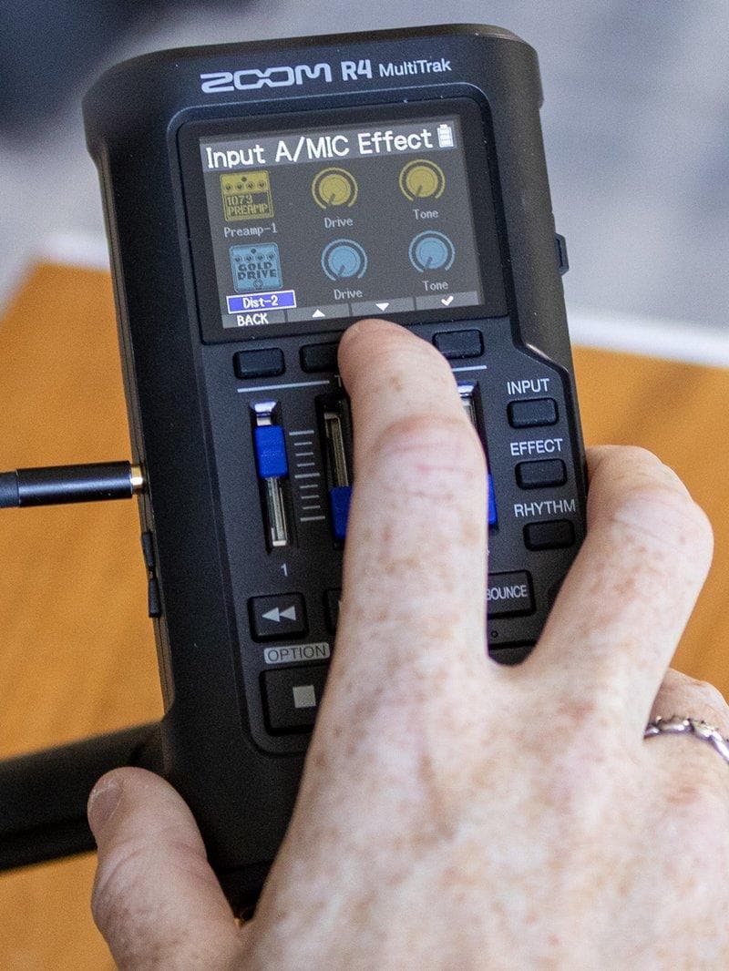 Zoom R4 MultiTrak 新品 未使用 未開封 値下げ！