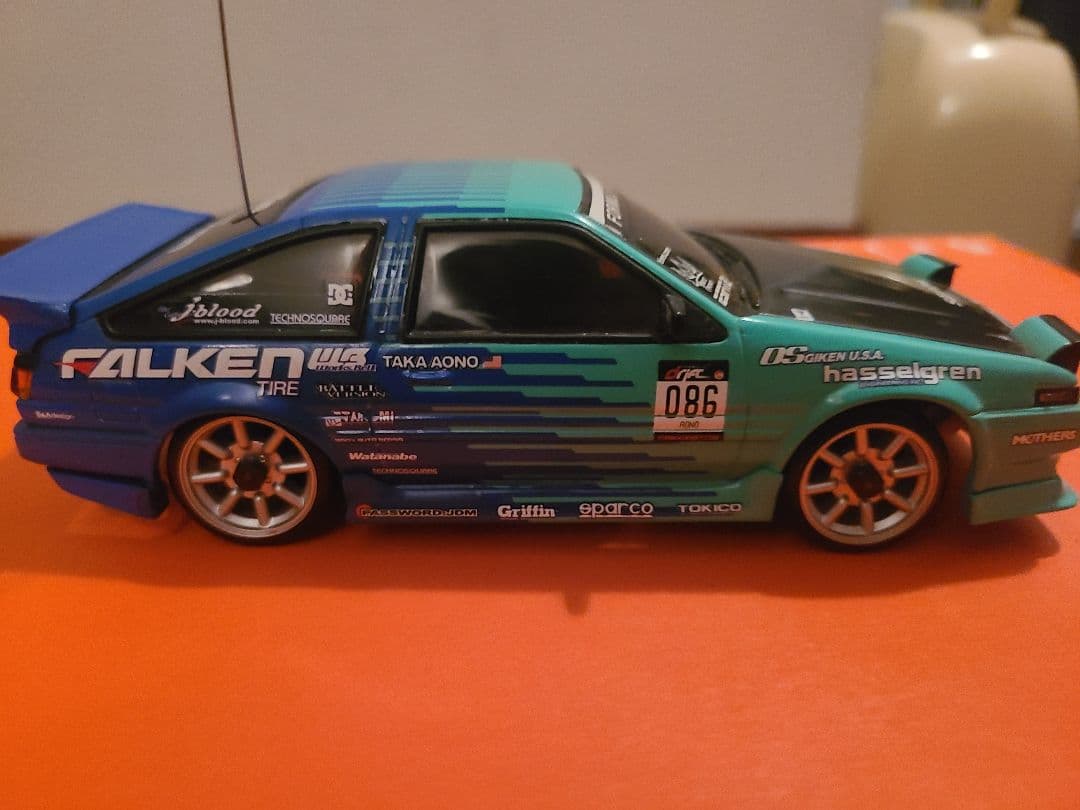 美品　京商　ミニッツ　MA-010 AE86 ファルケン　ボディ　シャーシのみ