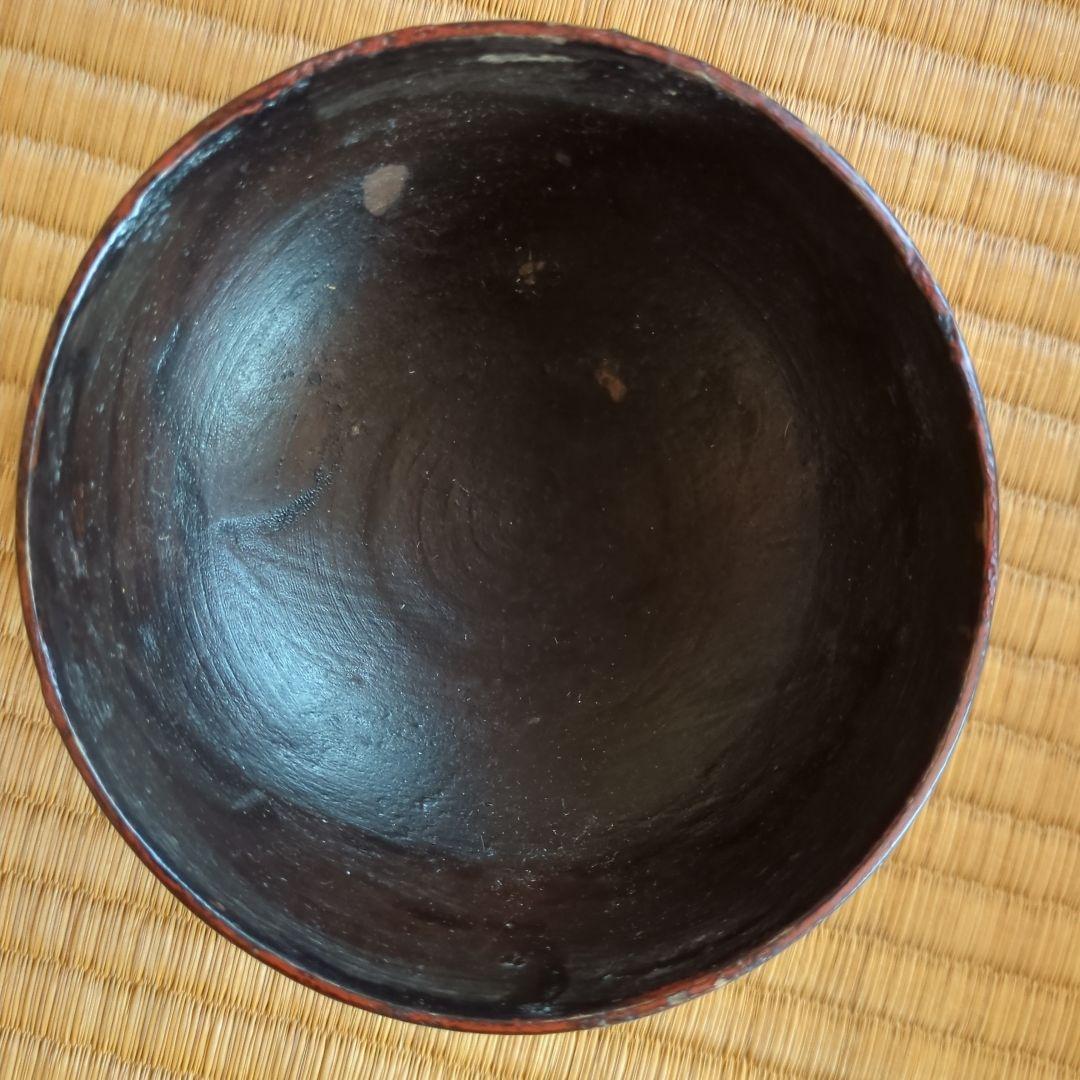 黒い木製の丸型椀　骨董品