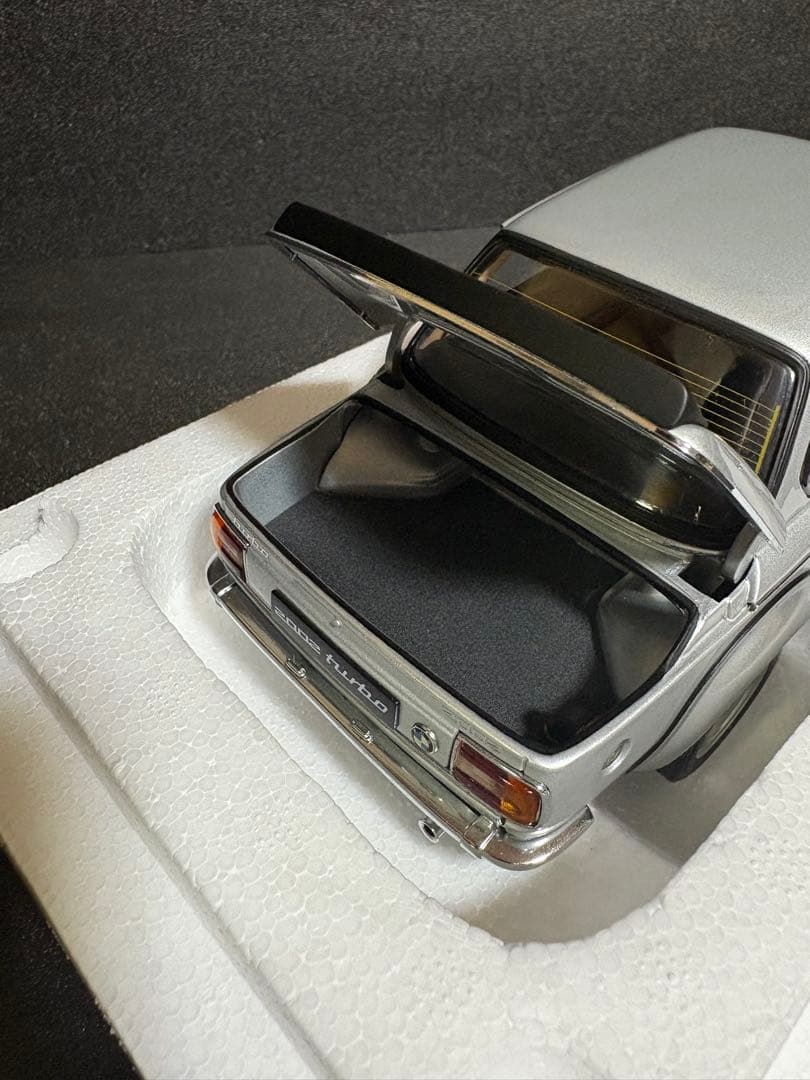 AUTO art 1/18  2002 TURBO シルバー マルニターボ