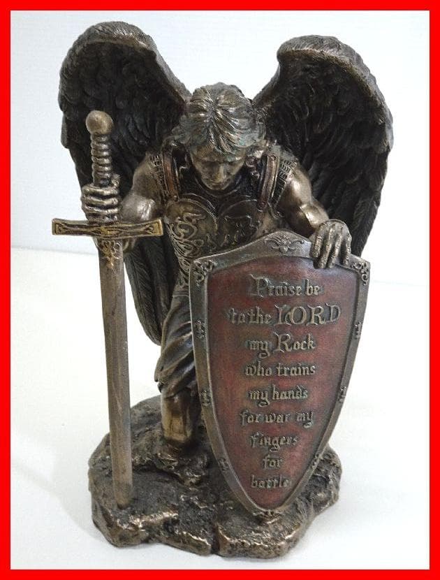 主を賛美する盾を持ち、跪く大天使ミカエル　レジン製モデル　中古　Mイ-365