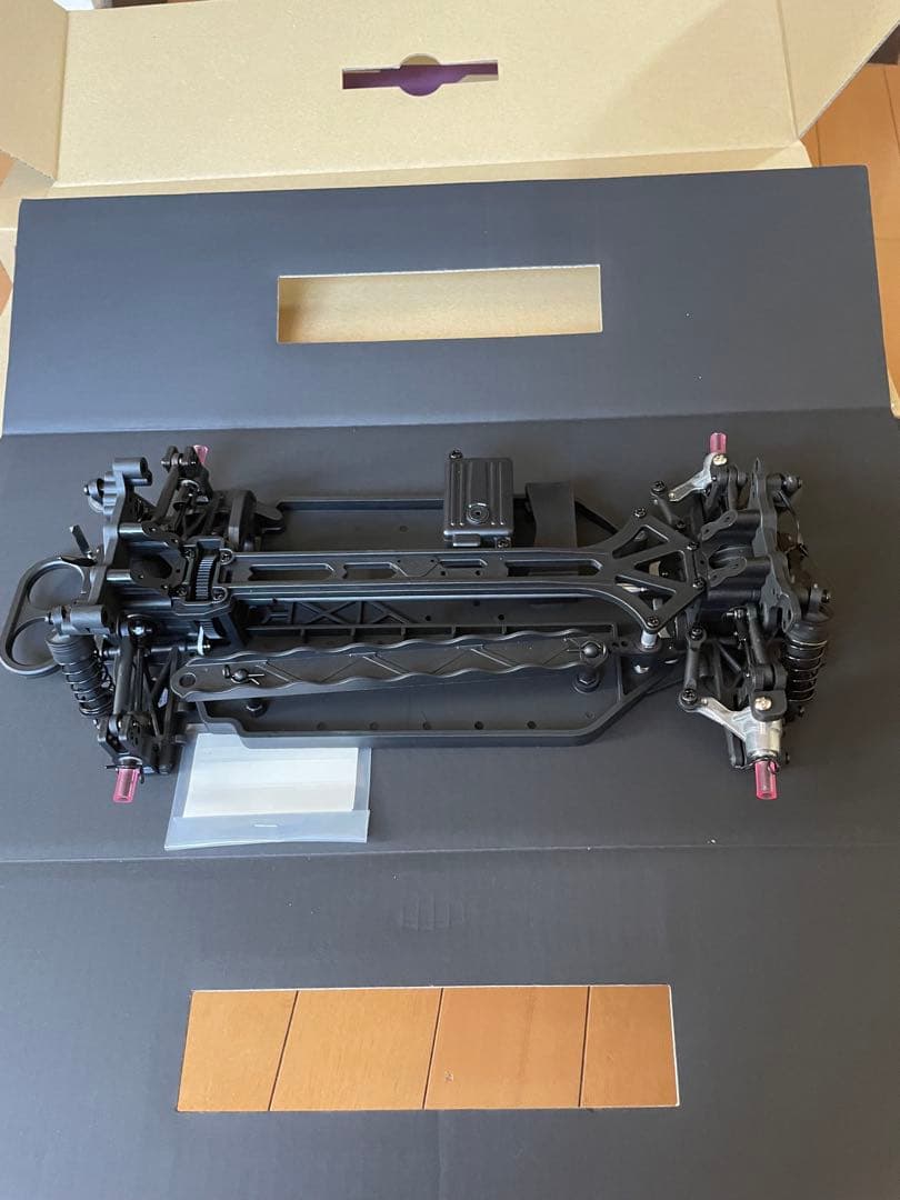 1/10 スバル　レガシィ（BC5)ツール•ド•コルスver. シャーシ組立済