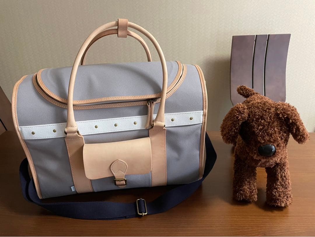 ペット用キャリーバッグ グレー　Seee 革