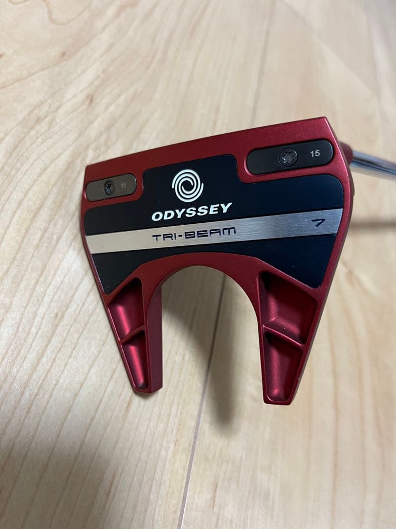 ODYSSEY TRI-BEAM パター レッド