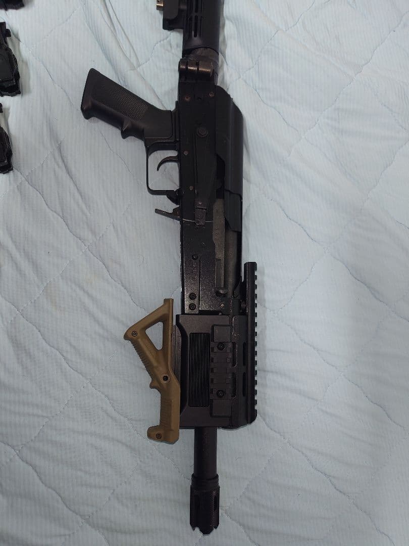 東京マルイサイガ　SBS マガジン4本スリング、グリップ、スリングアダプター付き