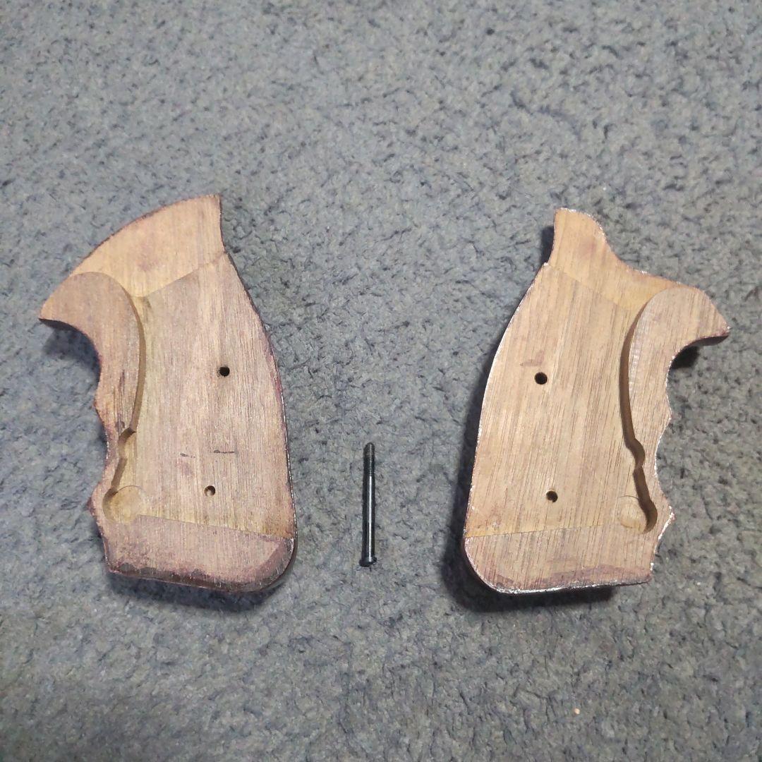 高級感ある木製グリップ マルシンM586装着品