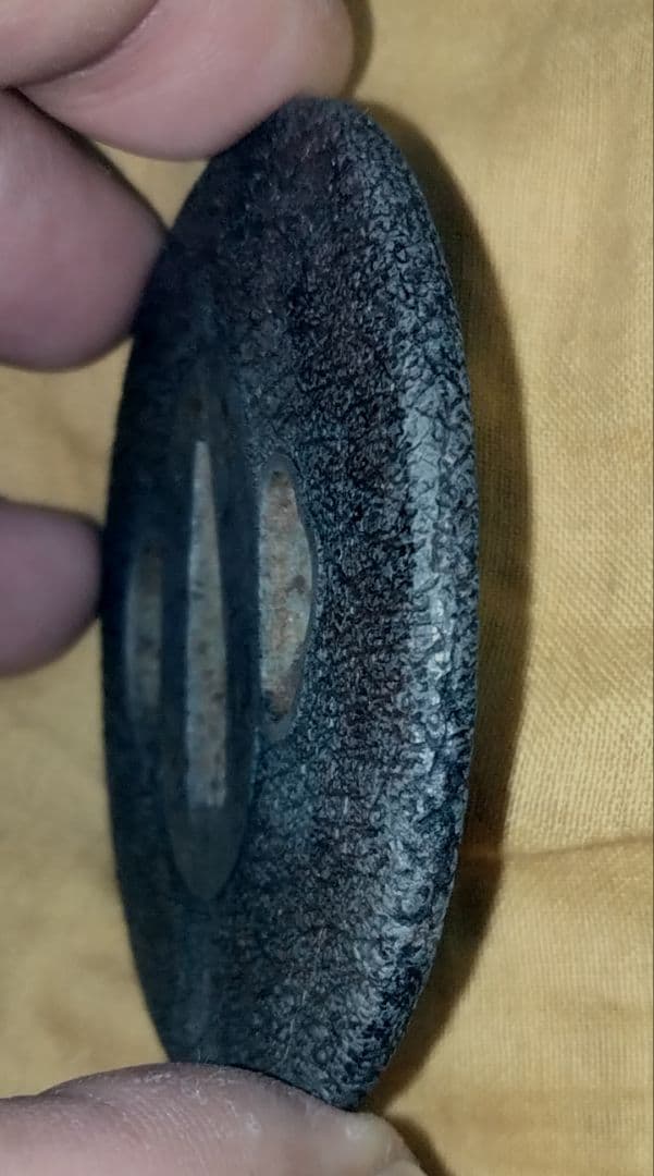 鉄鍔　鐔　(高橋興次花押　縮緬皺図)　江戸時代　箱付き