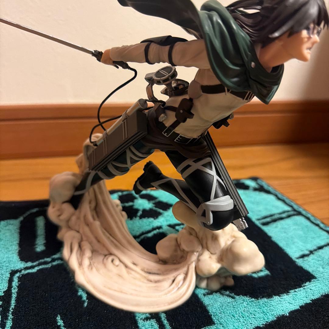 進撃の巨人 一番くじ 地鳴らし B賞リヴィ Ｃ賞ハンジ