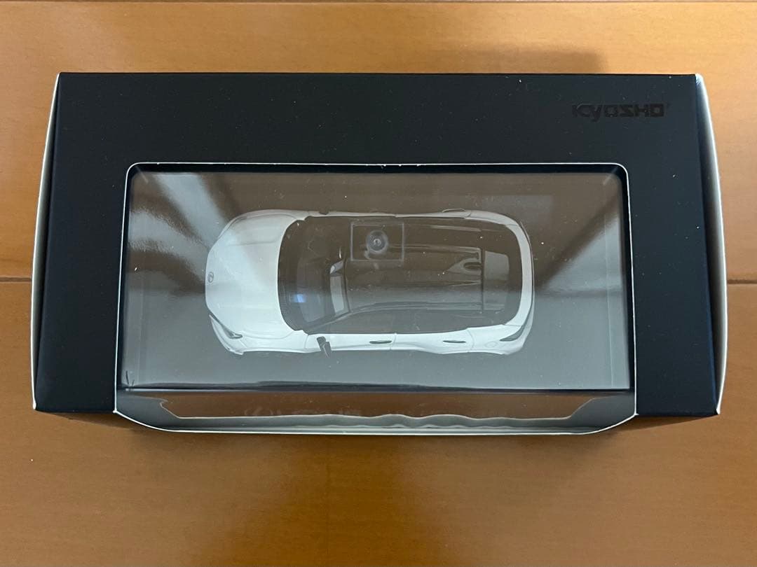 京商　1/43 レクサス　LBX MORIZO RR ホワイトノーヴァガラスフレ