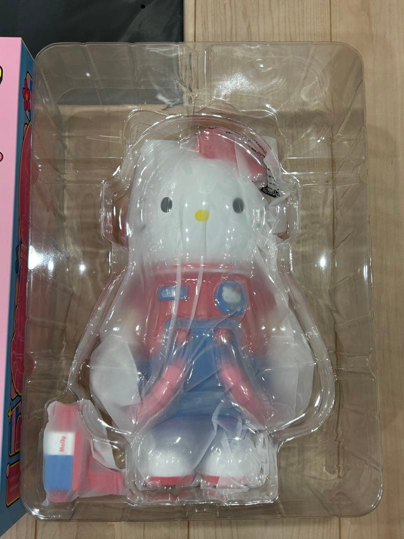 POPMART MEGA SPACE MOLLY 400%サンリオ ハローキティ