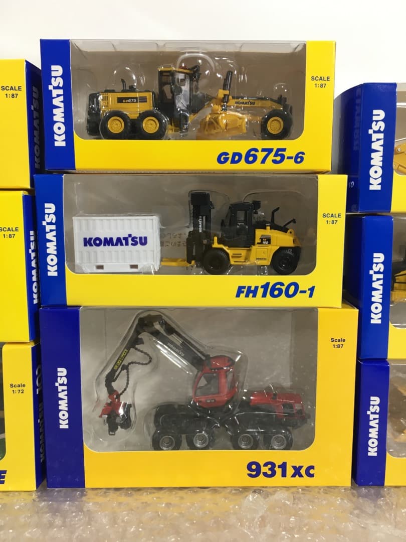○未使用9個！ KOMATSU コマツ ミニチュア ミニカー 工事現場 非売品