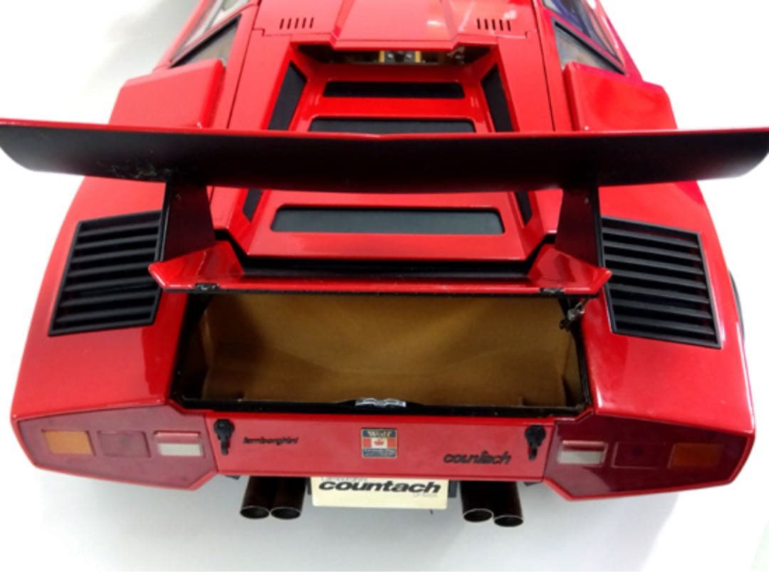 ディアゴスティーニ1/8 ランボルギーニカウンタック ウルフLP500S 完成品