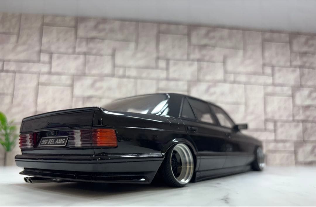 1/18ミニカー ベンツ560SEL AMG 深リムカスタム　ブラック