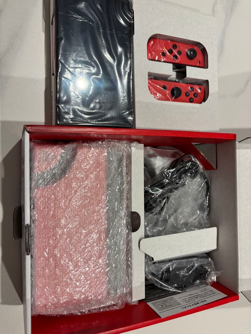 Nintendo Switch マリオレッド