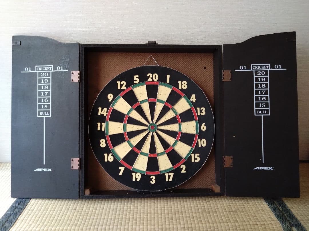 ダーツボード　ケース付　アンティーク