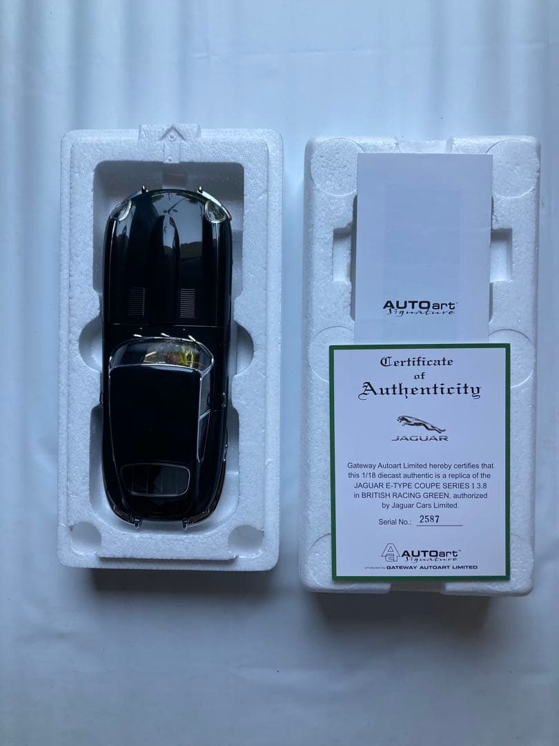 AUTOart JAGUAR E-TYPE ダイキャストモデル
