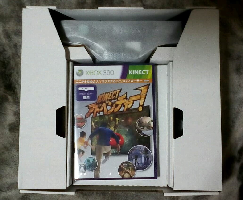 Xbox 360 4GB　Kinect セット　新品　マイクロソフト