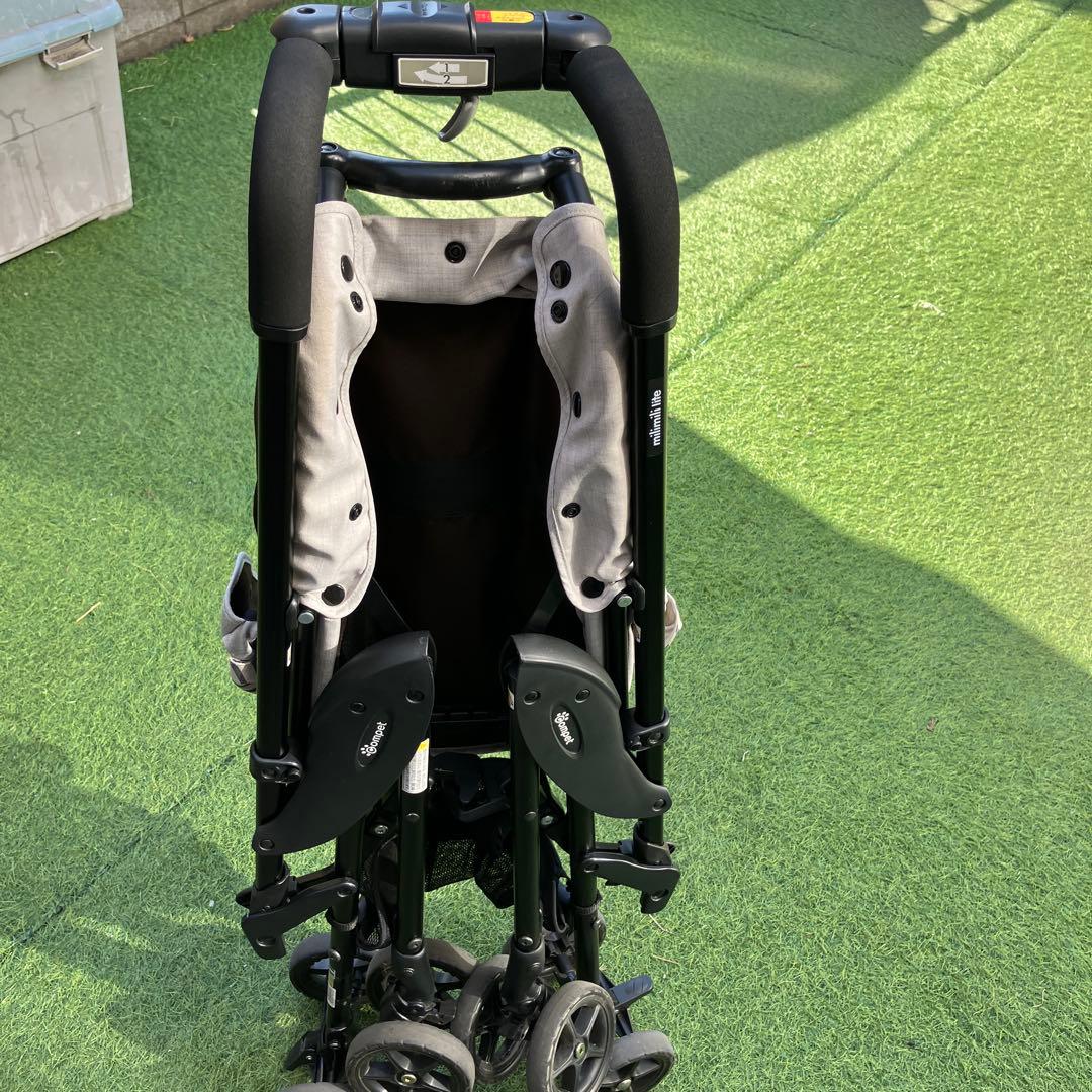 コンビ　コムペット　ミリミリライト　グレー ストライプデザイン ペットカート