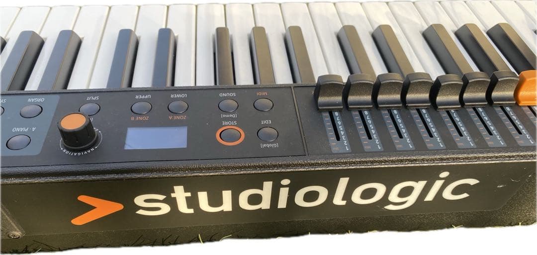 studiologic numa compact 2xキーボード