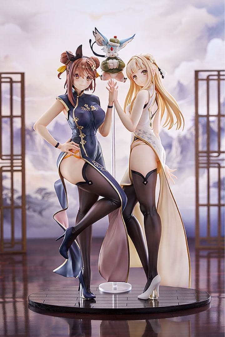 ライザのアトリエ　ライザ＆クラウディア　チャイナドレス　フィギュア　未使用品