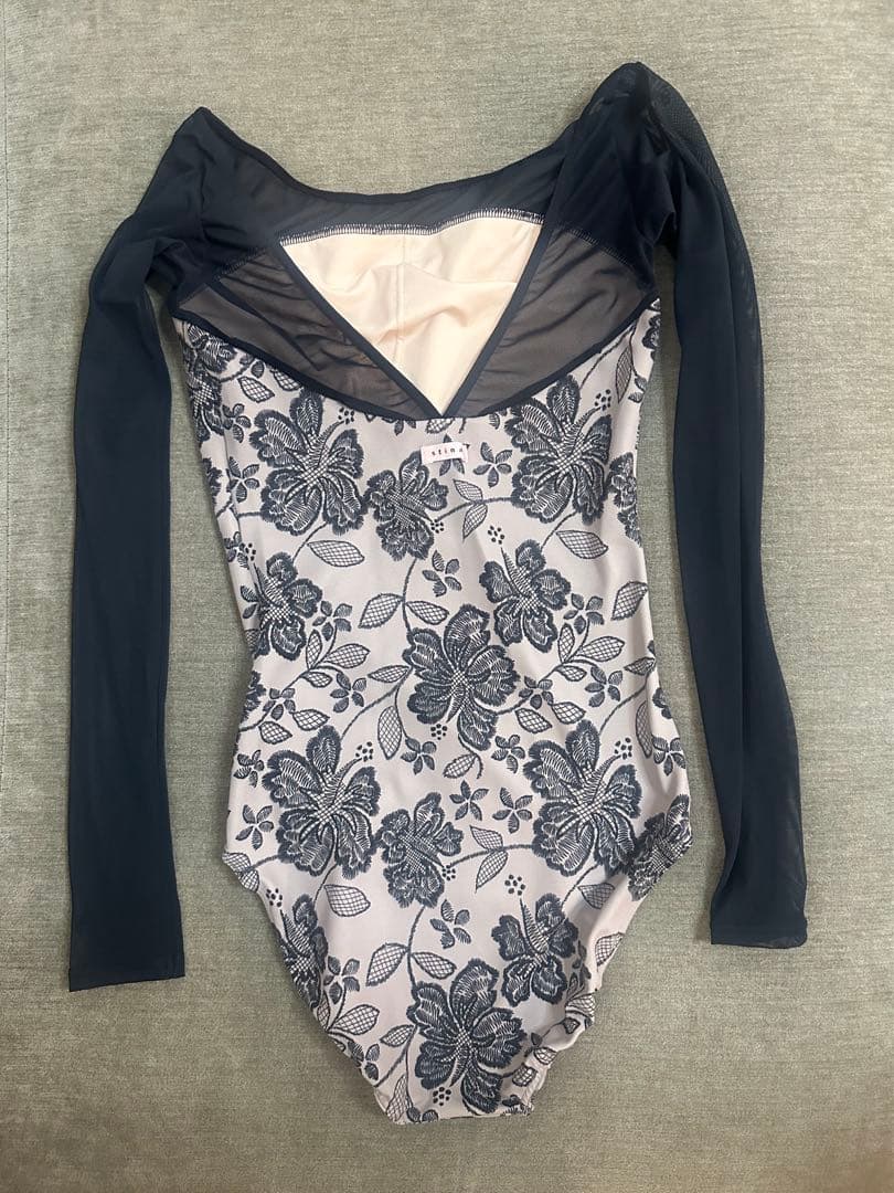 【新品】ポーチ付　stina Mサイズ　flower embroidery