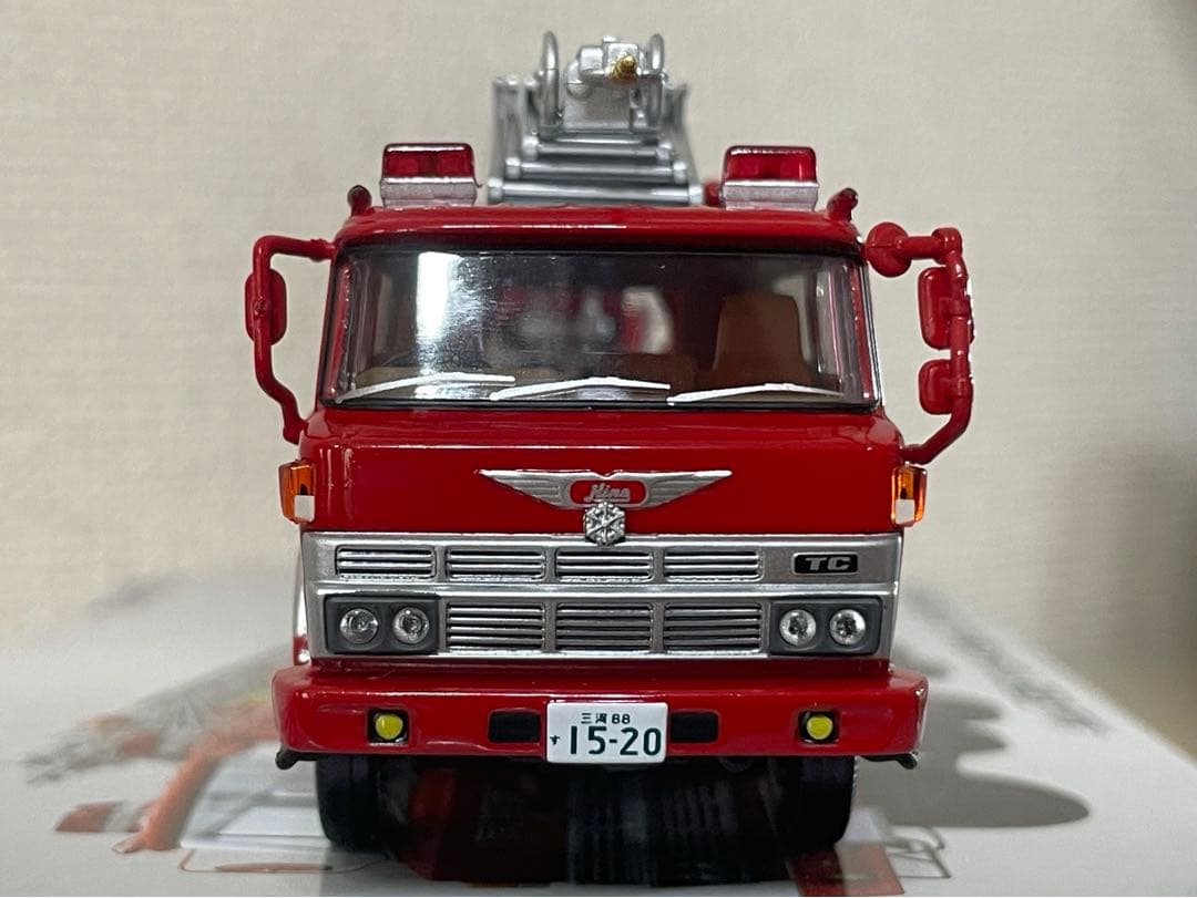 トミカリミテッドヴィンテージ　N24a 日野　TC343型　はしご付消防車