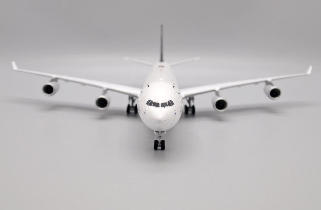 ルフトハンザ A340-300 D-AIGV 1/200