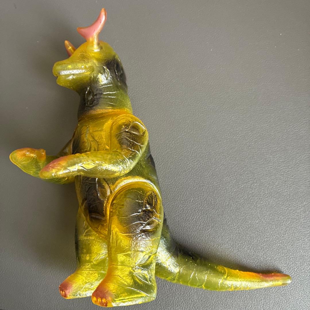 ケ*ン様 ウルトラマン エレキング クリア ソフビ