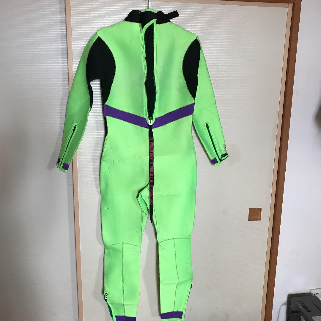 ウェットスーツ