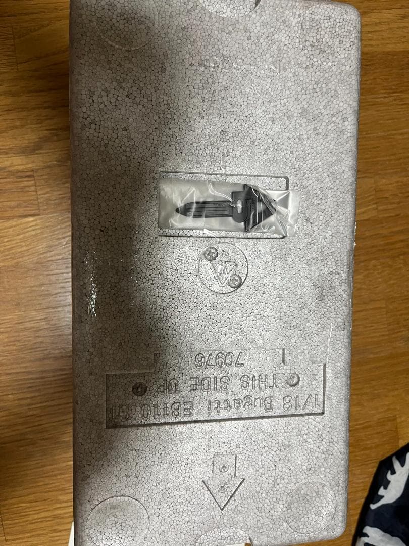 70979 オートアート 1/18 ブガッティ EB110 GT （シルバー）