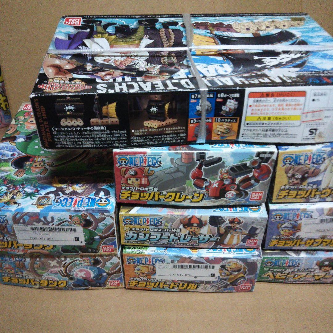 中古品　バンダイ「ワンピース　チョッパーロボ」セット