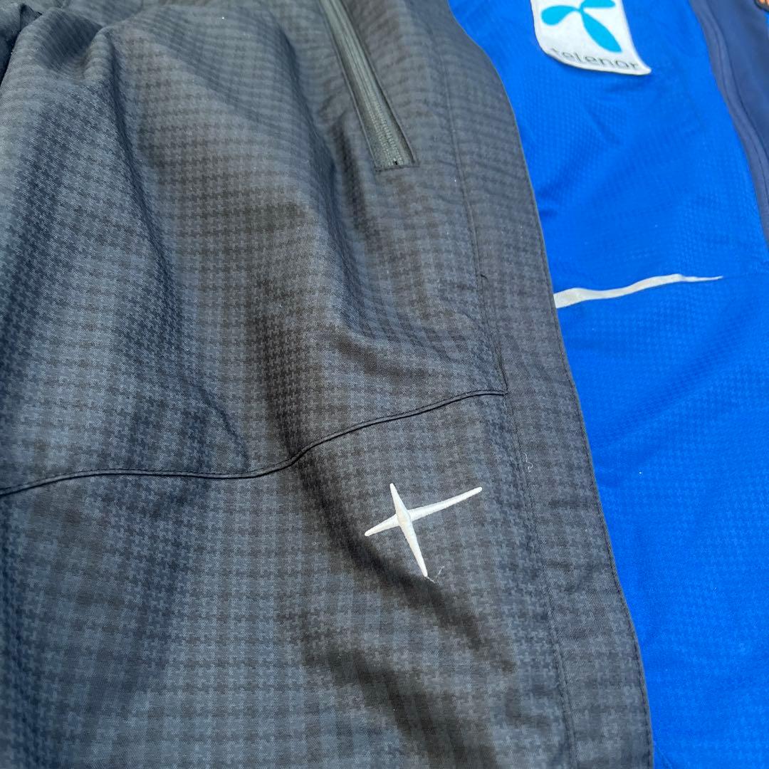 パンツはサイドフルオープン！スキーウェア　男の子　150 フェニックス