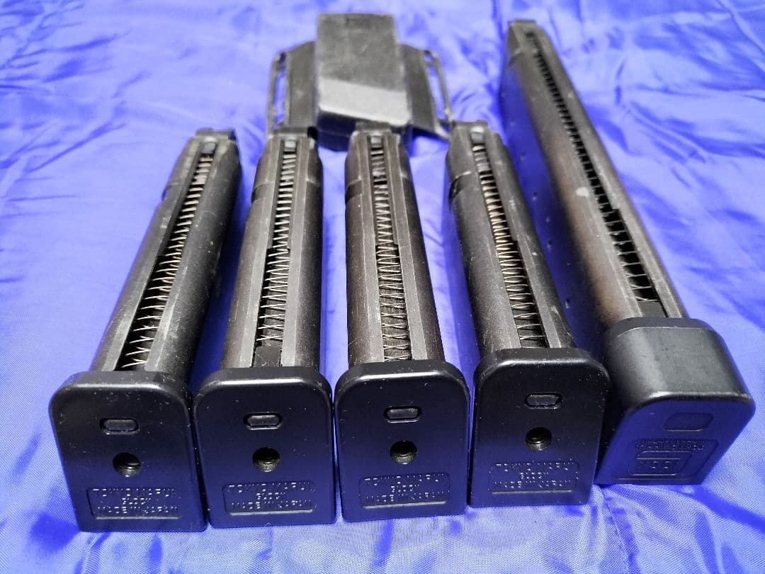 マルイ　グロック用マガジン4本＋ロングマガジン✕1＋専用マグポーチ