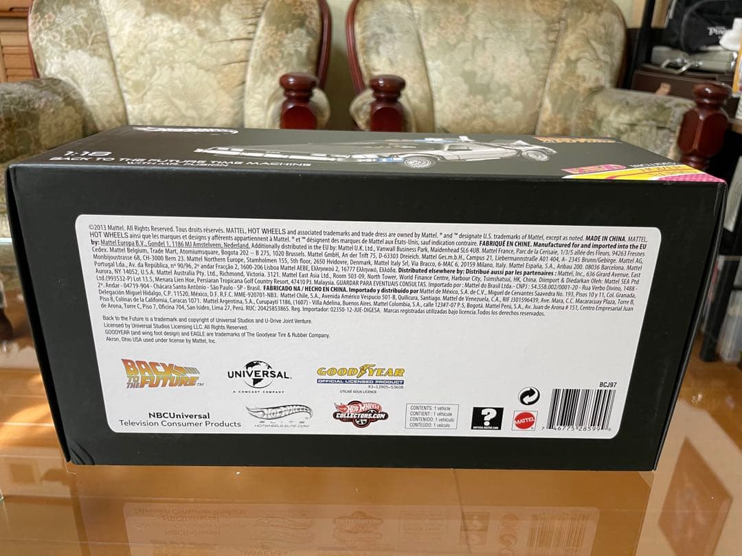 価格変更1/18 ホットウィール バックトゥーザフューチャー デロリアン未展示品